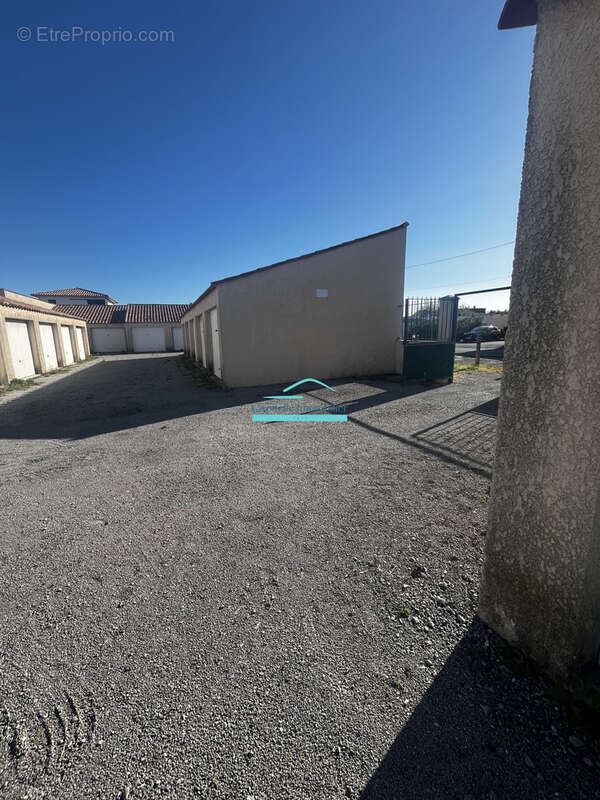 Parking à FRONTIGNAN