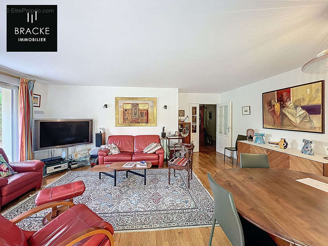 Appartement à LA GARENNE-COLOMBES