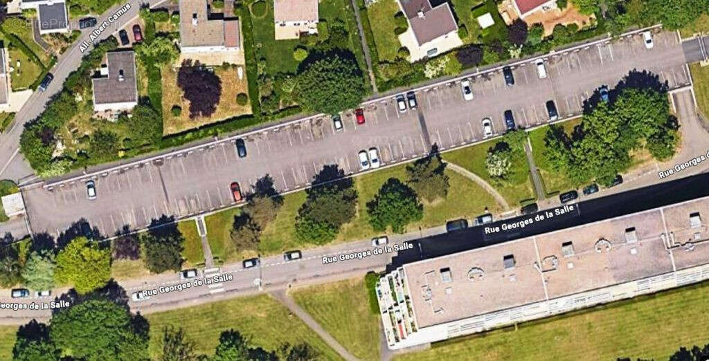 Parking à MALZEVILLE