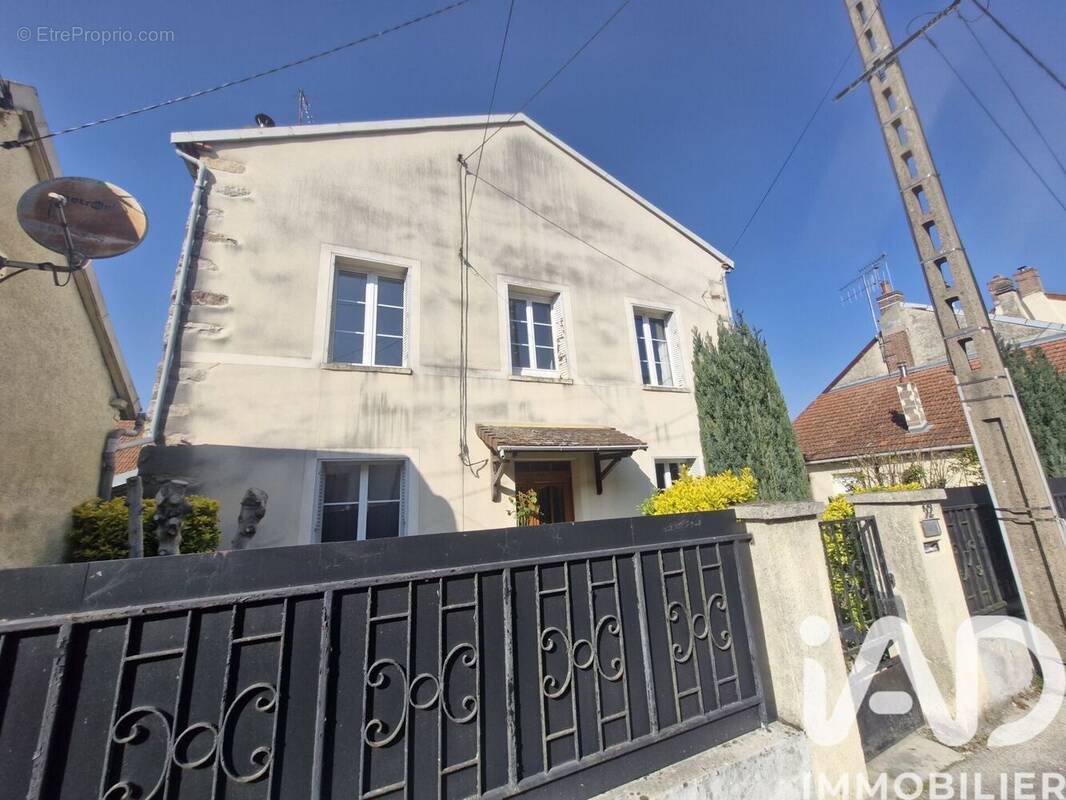 Photo 1 - Maison à ROMILLY-SUR-SEINE
