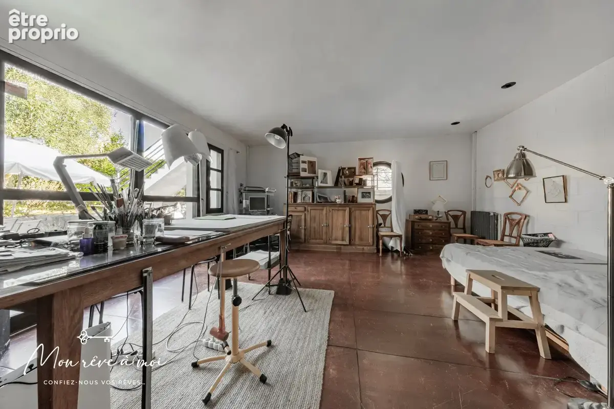 Maison en meulière de 182m2 lumineuse et au calme avec terrasse, jardin et parkings - photo 12