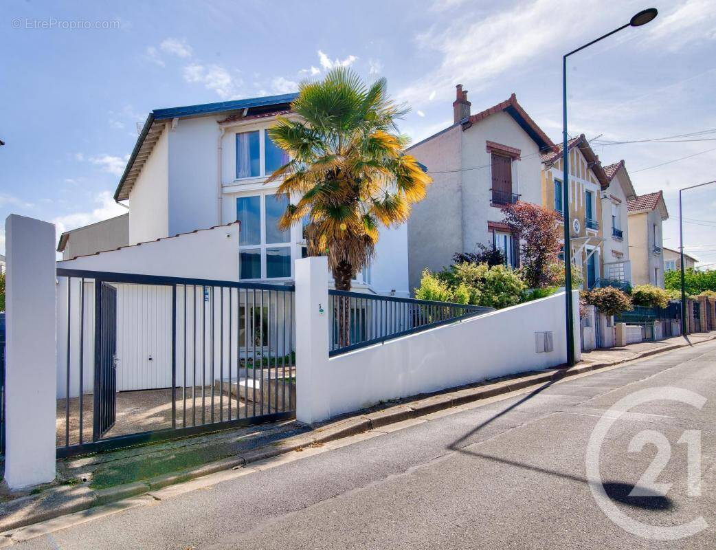 Maison à LES PAVILLONS-SOUS-BOIS
