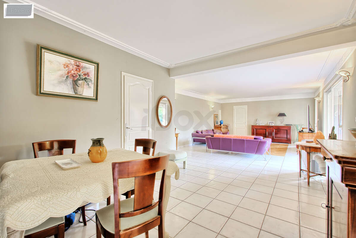 Maison à HYERES