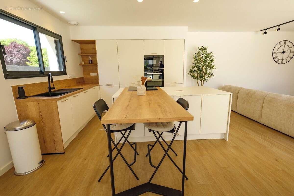 Maison 130 m² à Les Martres-De-Veyre  - photo 3