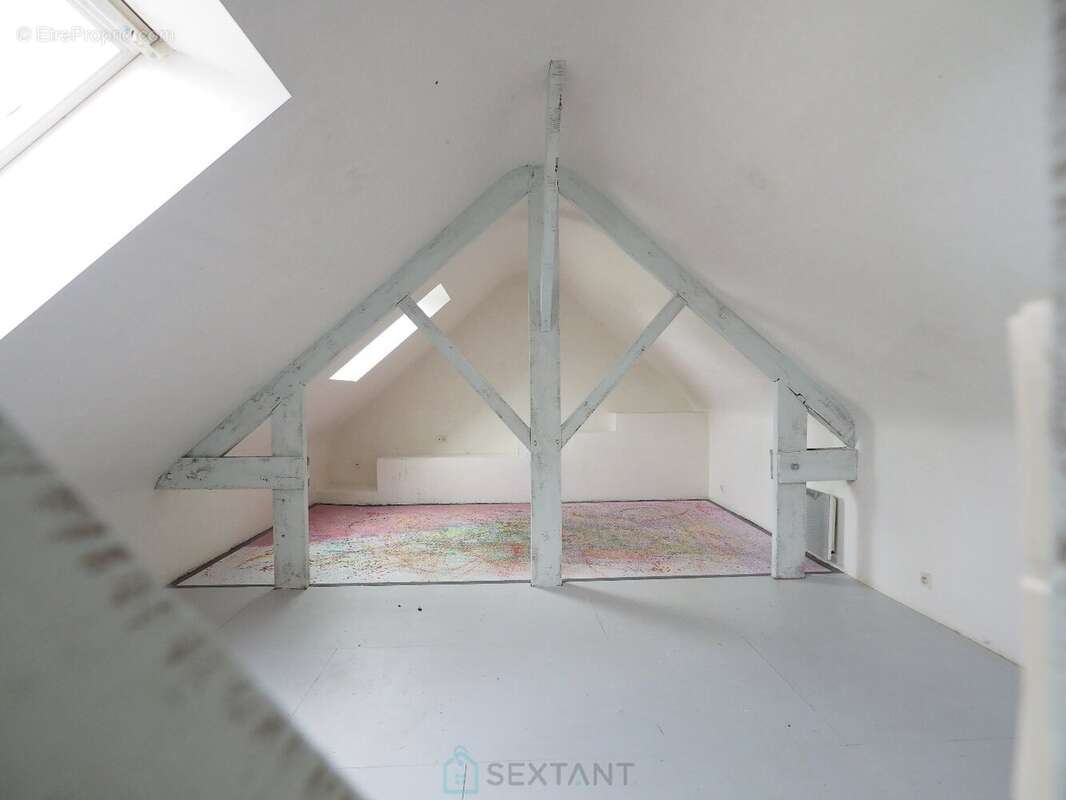 Agréable propriété ancienne en pierres avec dépendance et puits - photo 15