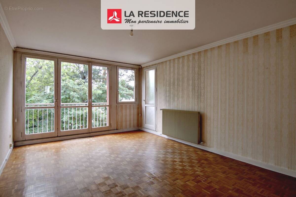 Appartement à BEAUCHAMP