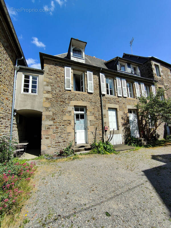 Appartement à FOUGERES
