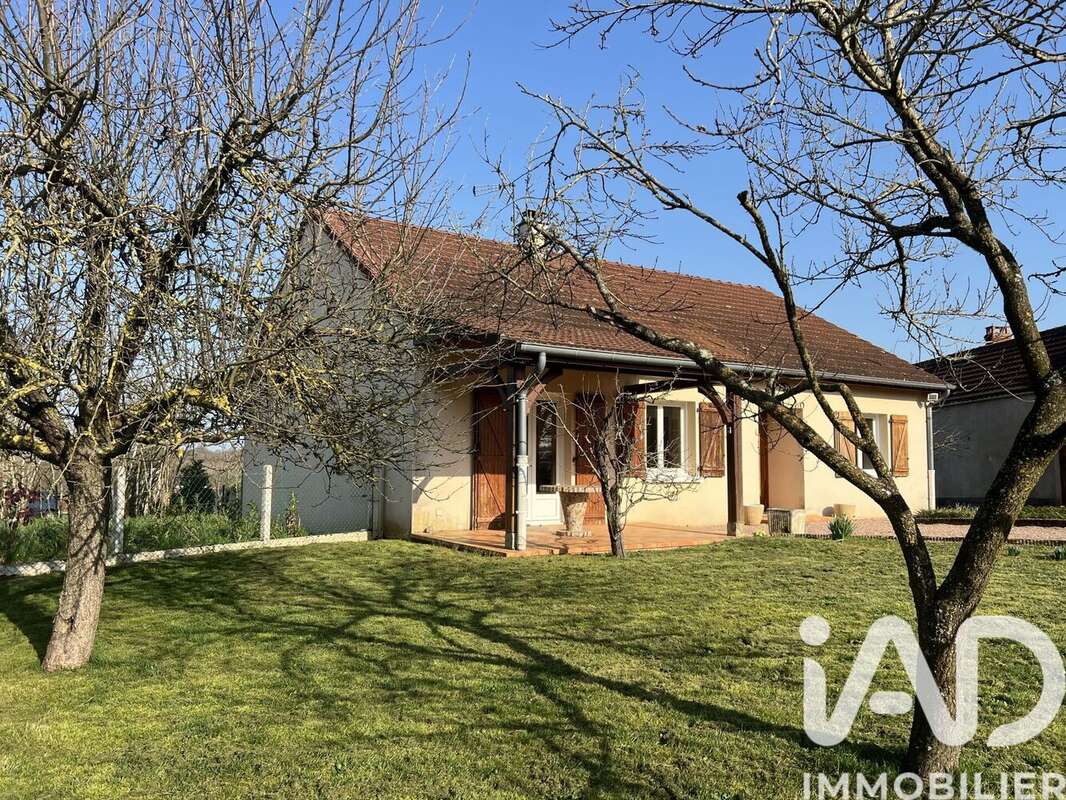 Maison 114 m² à Saint-Leger-Sur-Vouzance  - photo 2