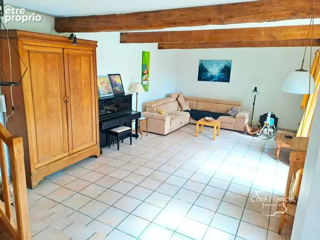 AISNE Vervins, Grande maison de famille sur un superbe terra - photo 21