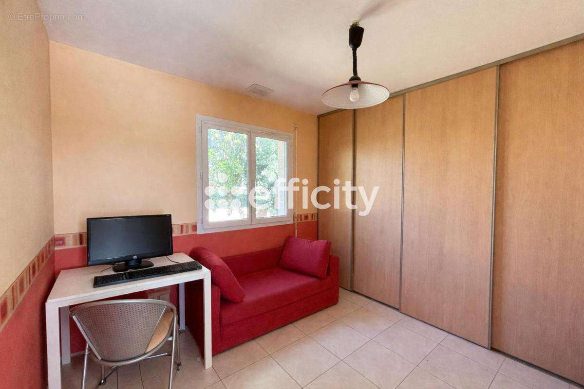 Maison 137 m² à Villaries  - photo 6