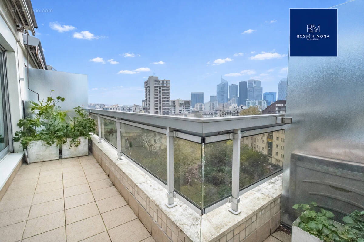 Appartement à COURBEVOIE