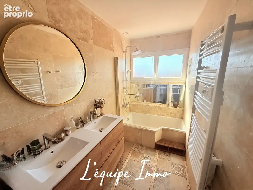 Coup de Coeur! Maison T5 plain-pied de 145 m2 avec Garage et piscine - - photo 11