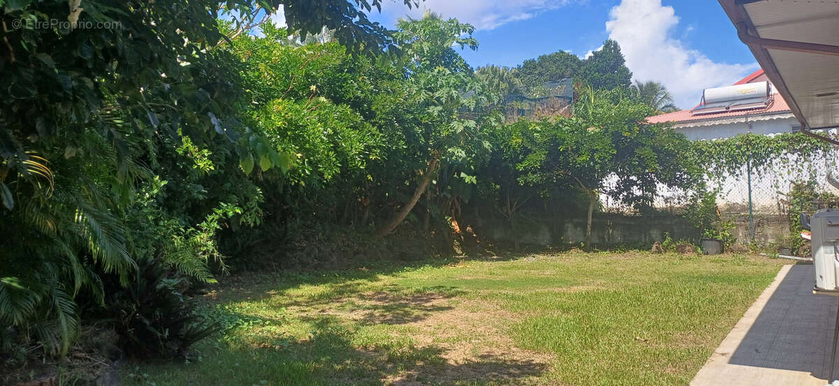 Maison à CAPESTERRE-BELLE-EAU