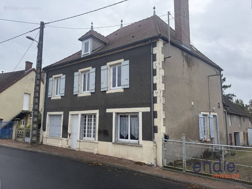 Maison à MONETAY-SUR-LOIRE
