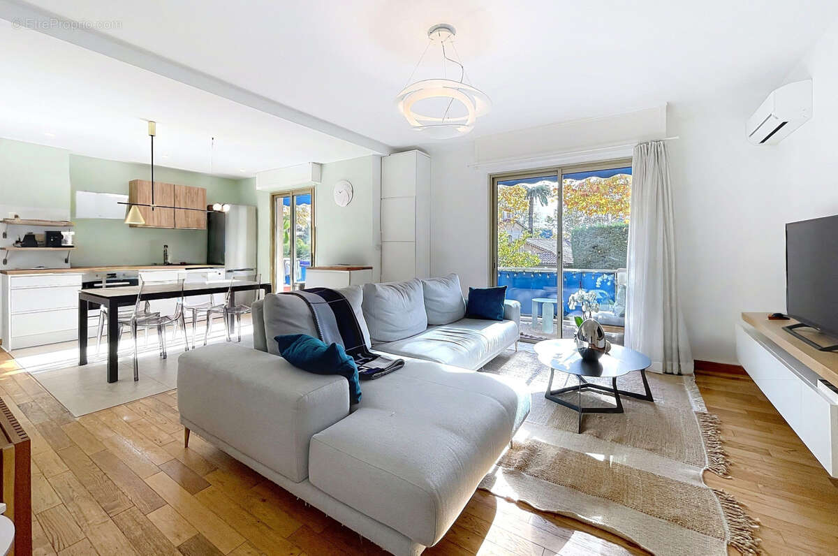 Appartement à LE CANNET