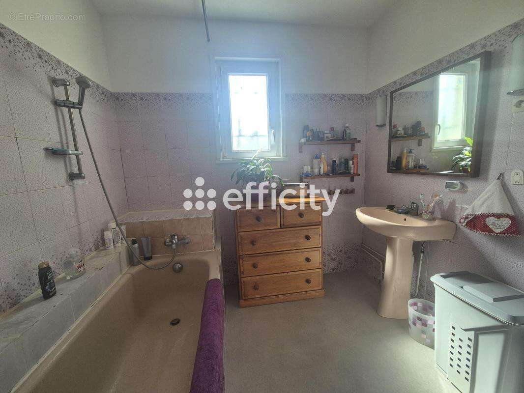 Maison 95 m² à Cellettes  - photo 16