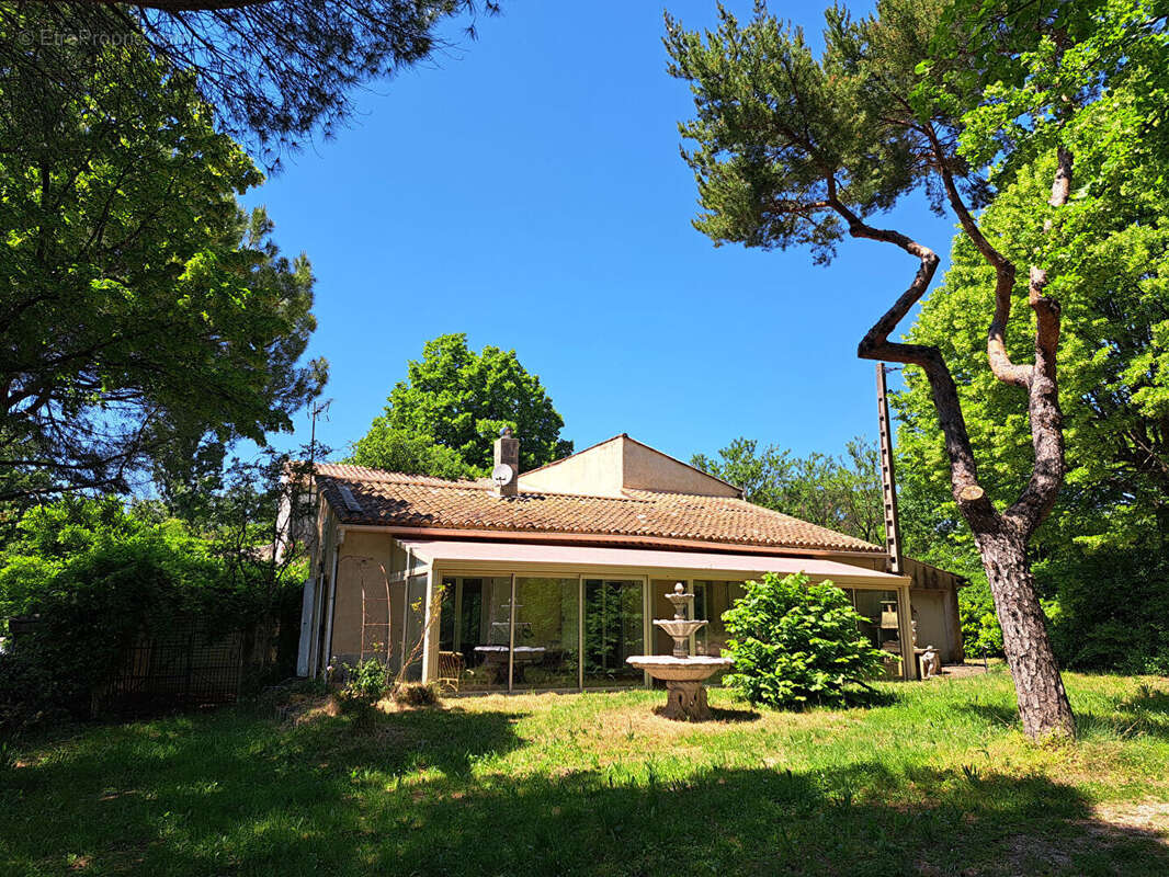 Maison à MALAUCENE