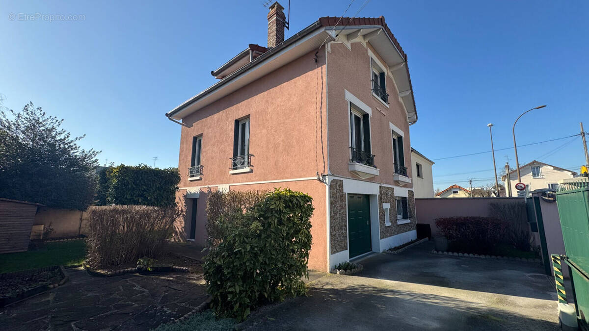 Maison à LIVRY-GARGAN