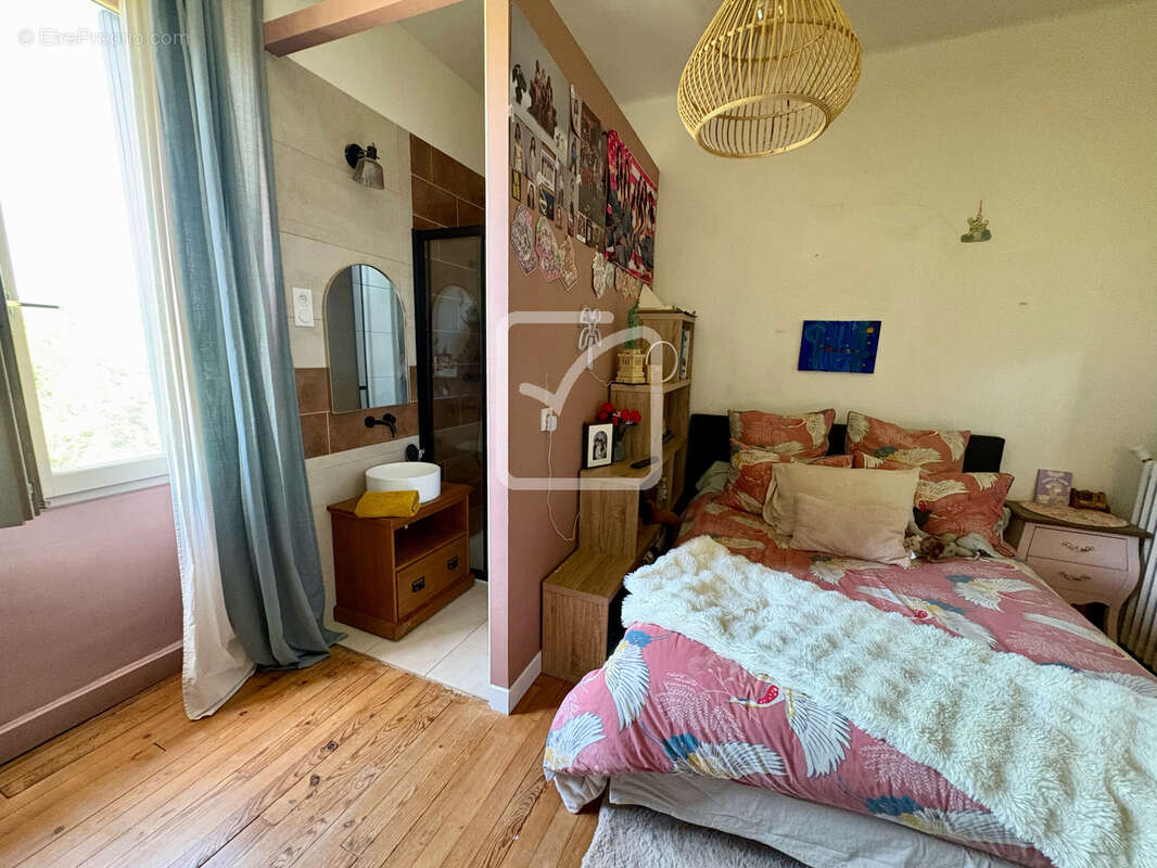 Maison à TERRASSON-LAVILLEDIEU
