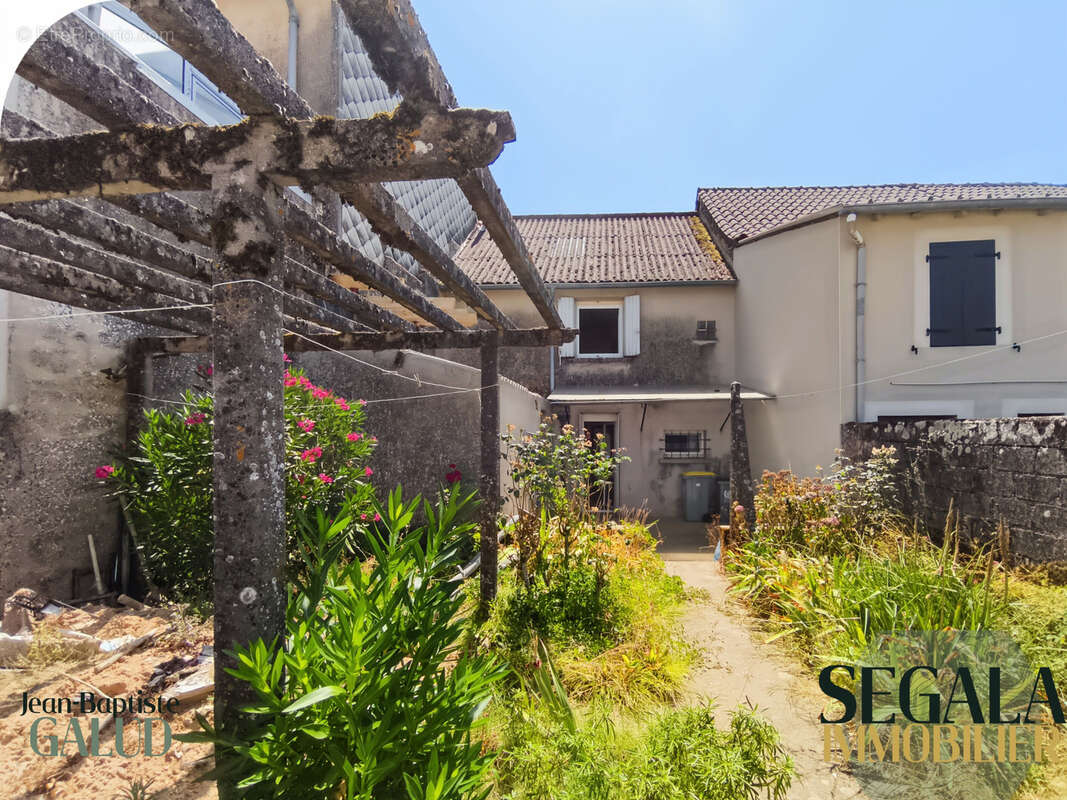 Maison de village de 82 m2 avec deux chambres, jardin et vue dégagée - photo 13