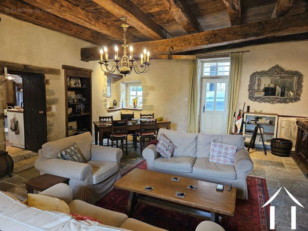 Maison charmante avec une grange et des jardins - photo 10