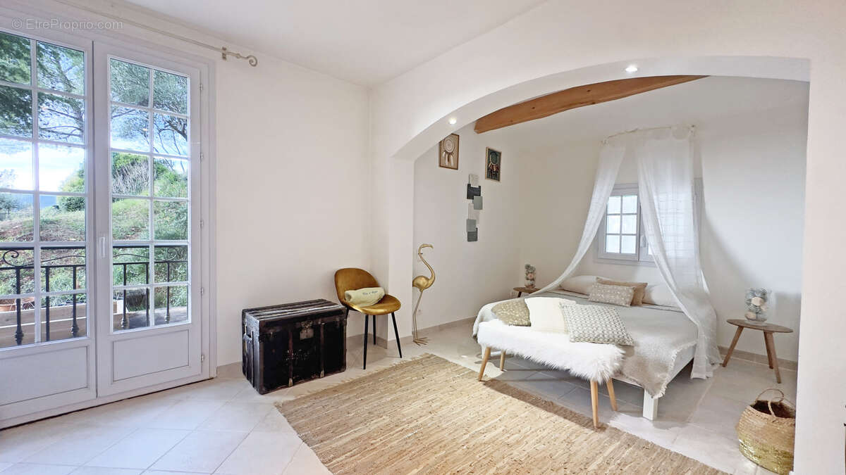 Maison à PUGET-VILLE