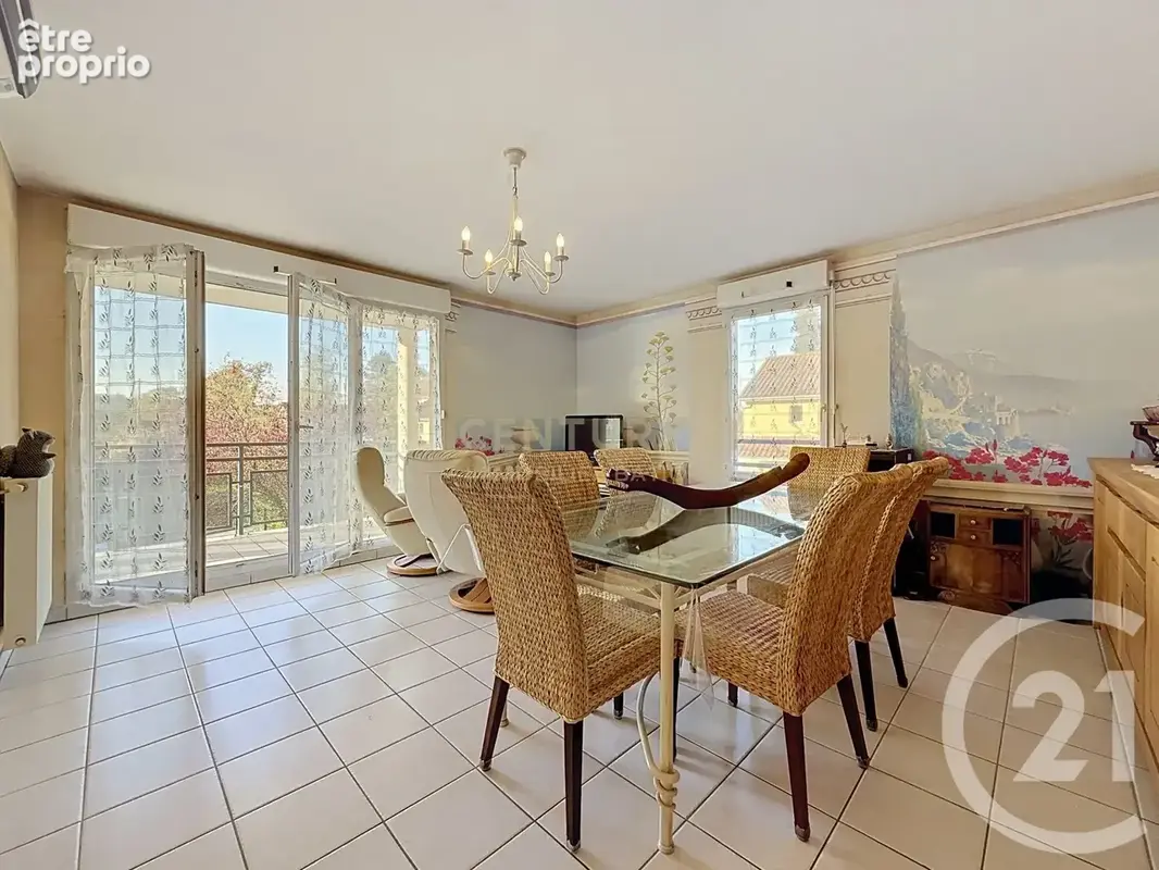 Appartement à LA TOUR-DU-PIN