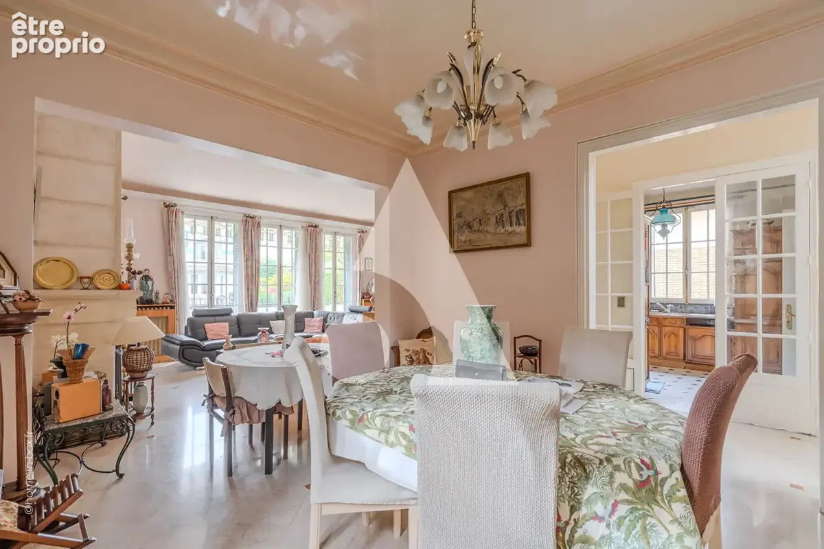 Triangle d'Or, Magnifique Maison 9 pièces de 300 m2 - photo 8