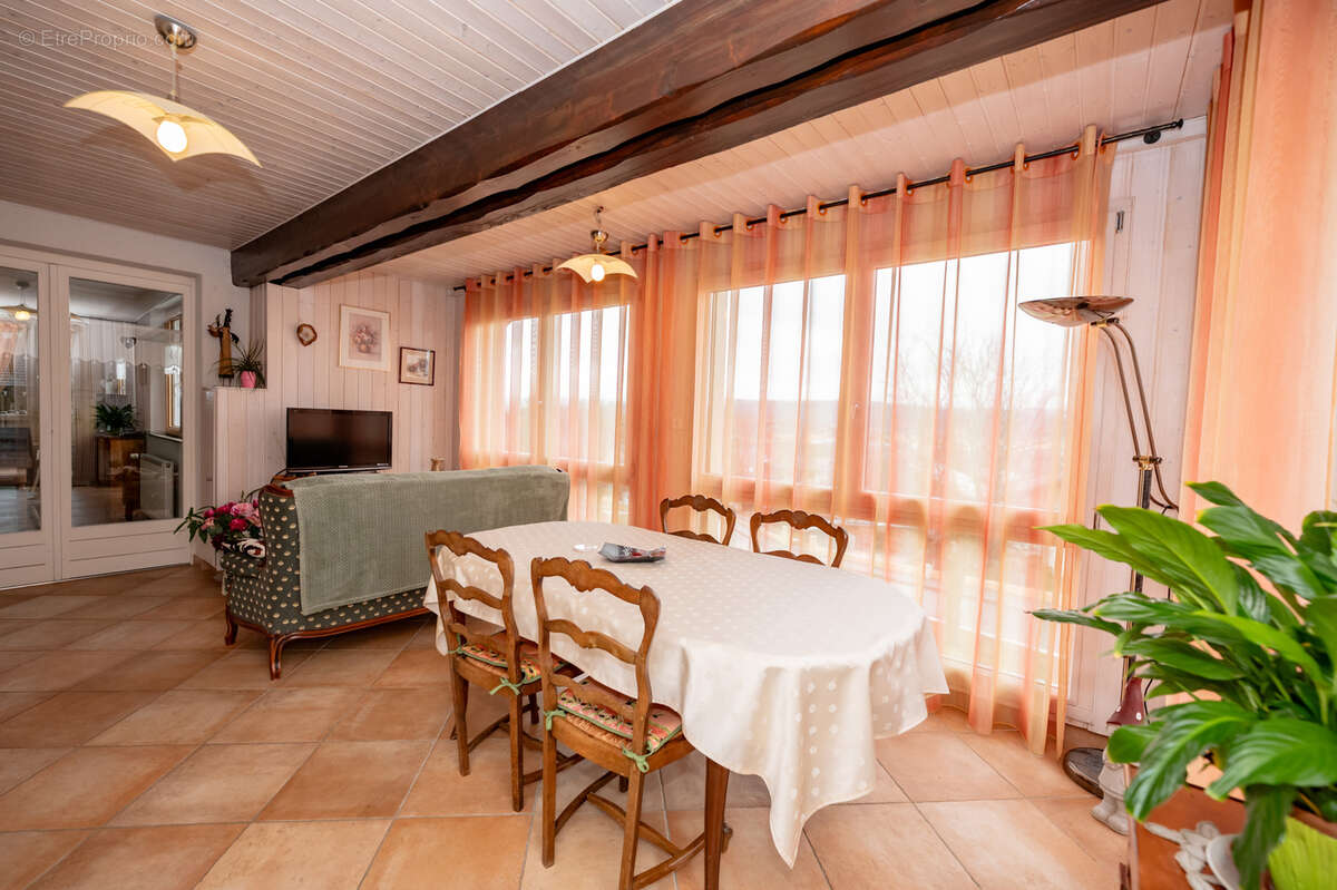 Maison à VUILLECIN