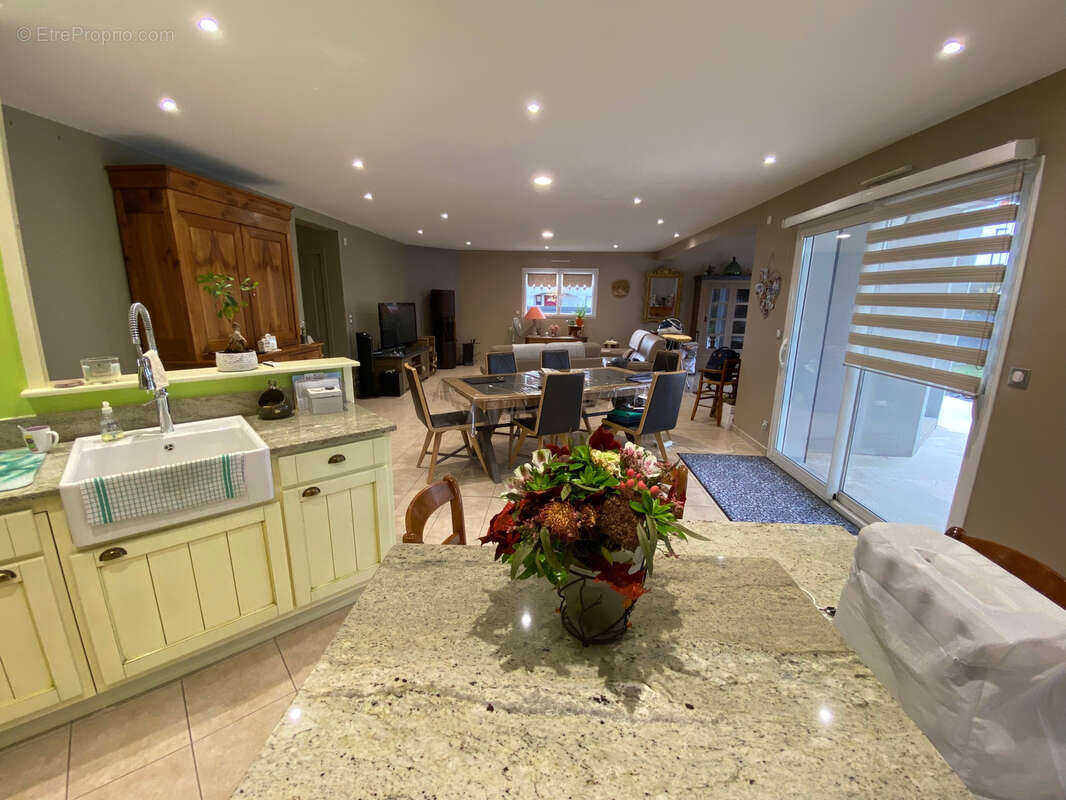 Maison à LA SUZE-SUR-SARTHE