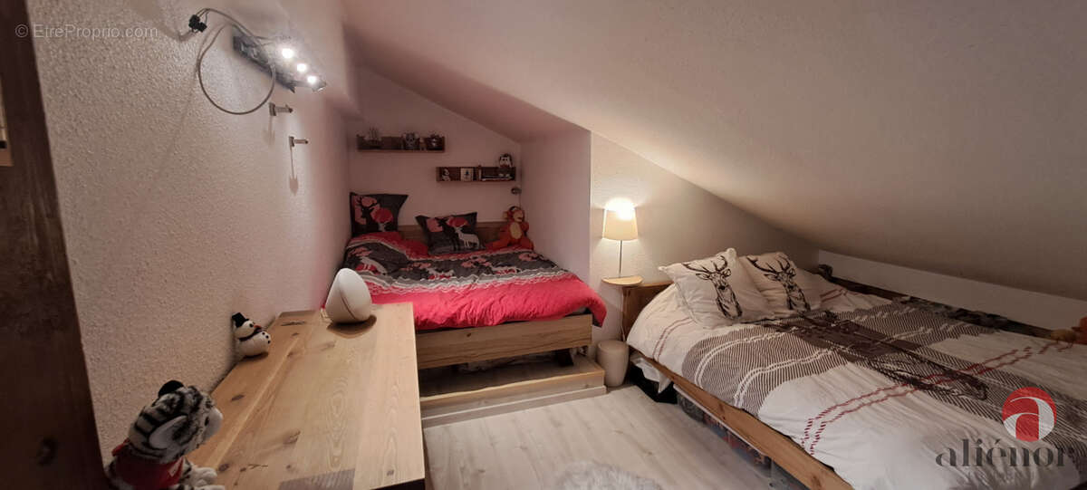 Appartement à MORILLON