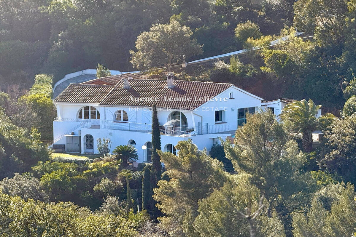 Maison à LES ISSAMBRES