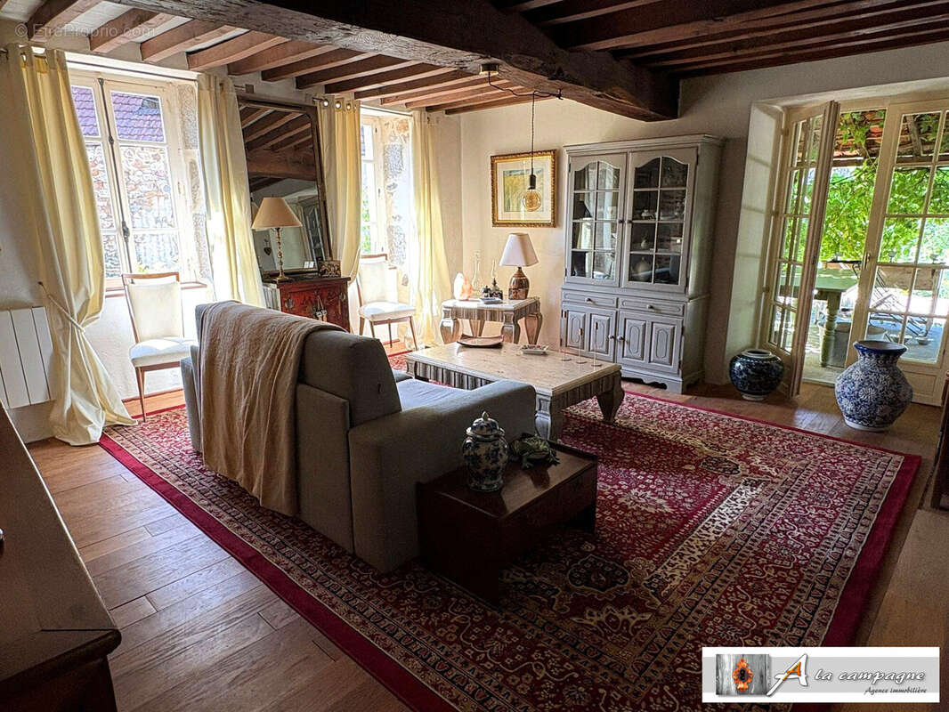 Maison à SAINT-MAURICE-PRES-PIONSAT