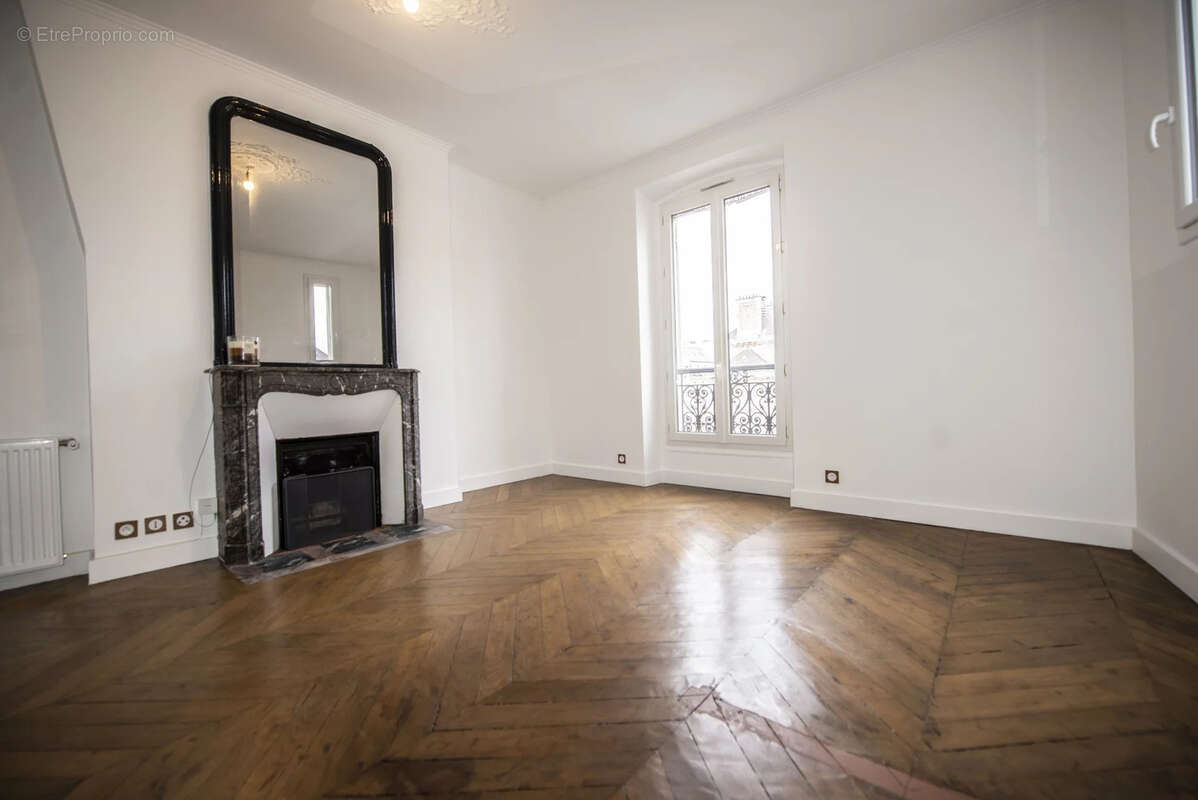 Appartement à PARIS-8E