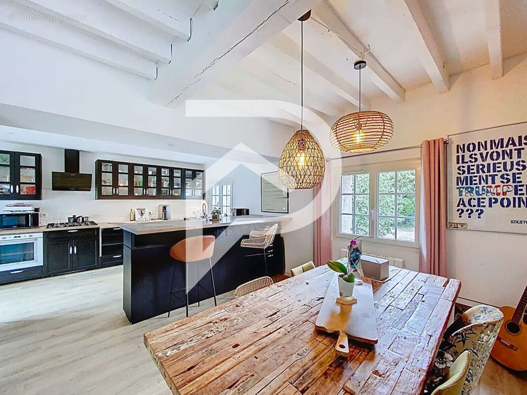 Maison à MEZIERES-EN-DROUAIS