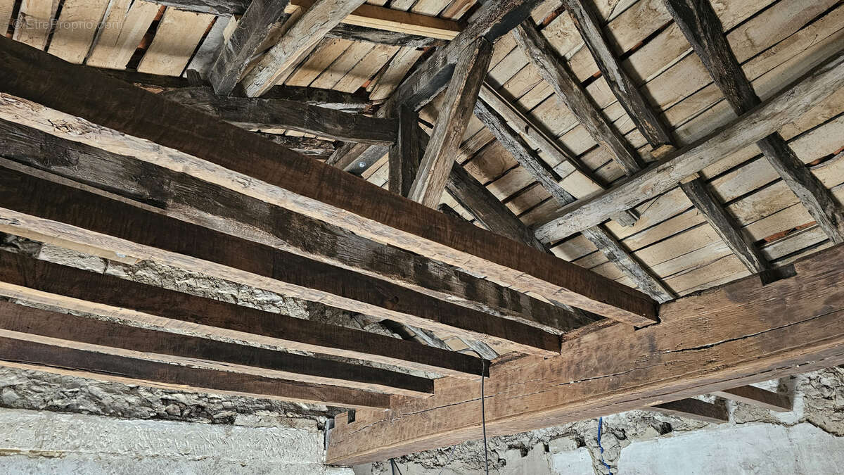 Maison à SAINT-MARTIAL-VIVEYROL