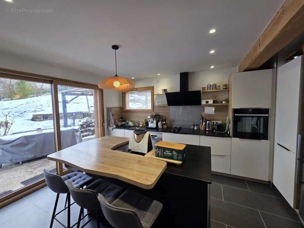 Maison à MIRIBEL-LANCHATRE