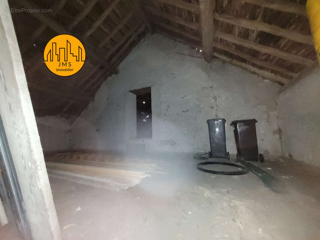 Maison à MONTMARAULT