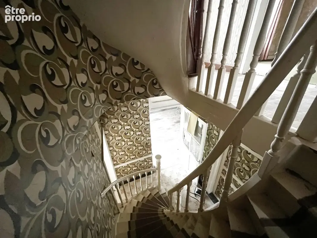 Maison bourgeoise de caractere a renover - photo 6