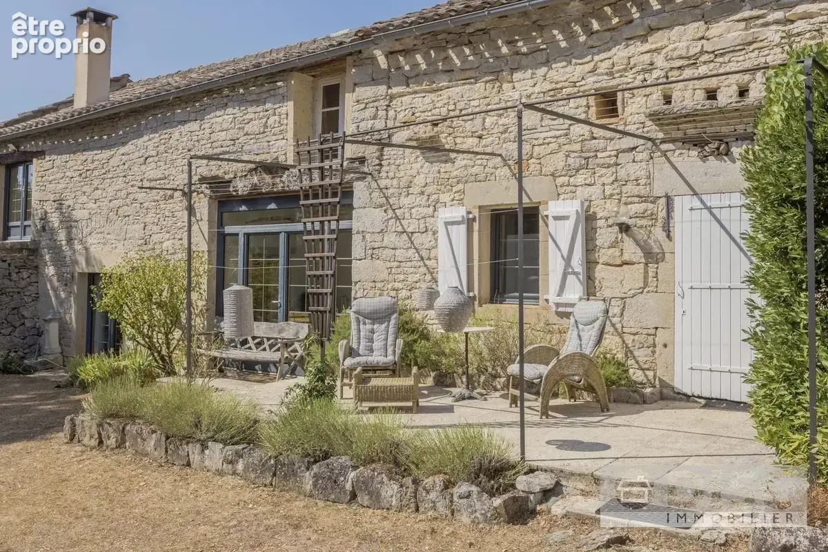 Belle et spacieuse propriété en pierre avec piscine et 3,8 hectares de terrain. - photo 4