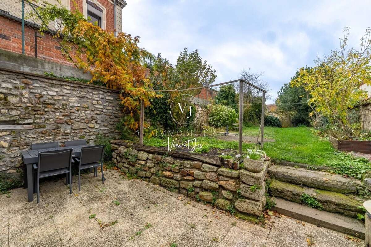 Maison à LES MUREAUX