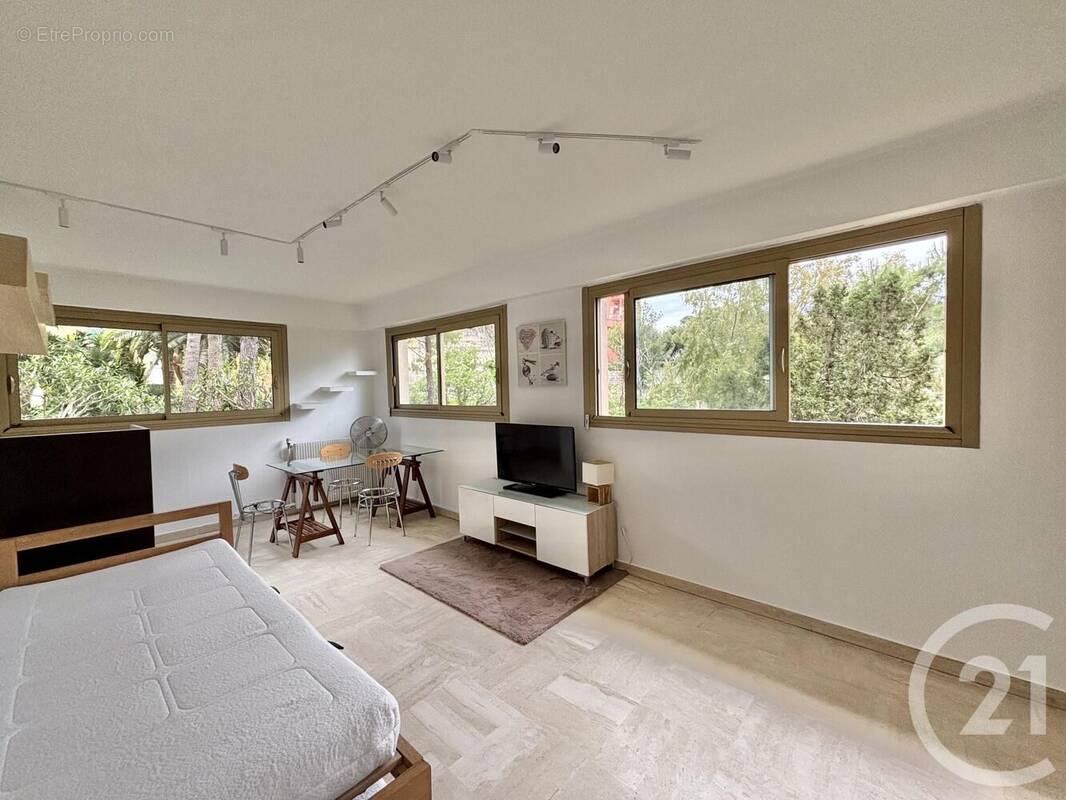 Appartement à ROQUEBRUNE-CAP-MARTIN