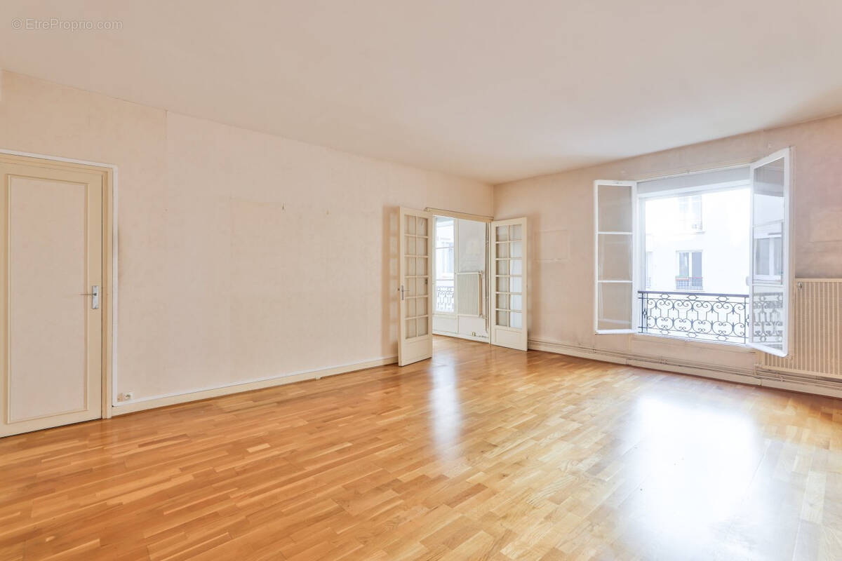 Appartement à PARIS-11E