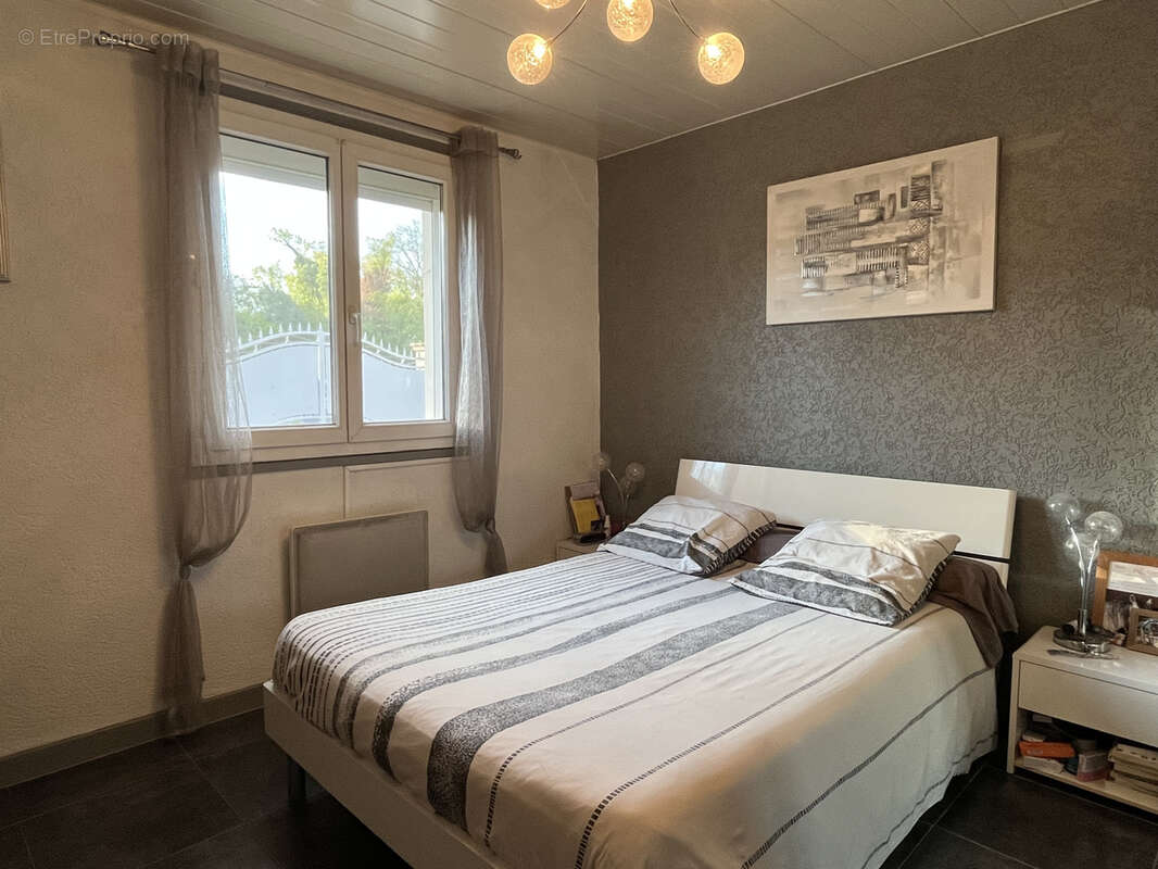 Maison à MONTELIMAR