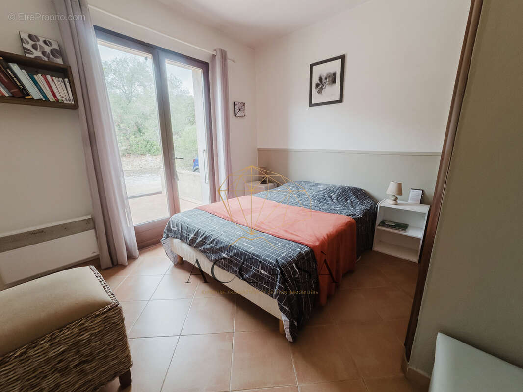 Propriété avec dépendance sur grand terrain constructible à 5 min de la plage de Bonifacio - photo 32