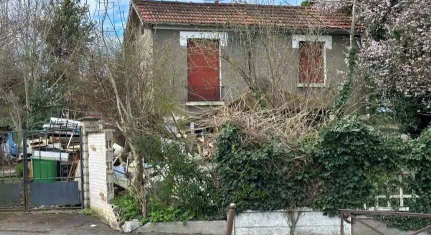Terrain à BRETIGNY-SUR-ORGE