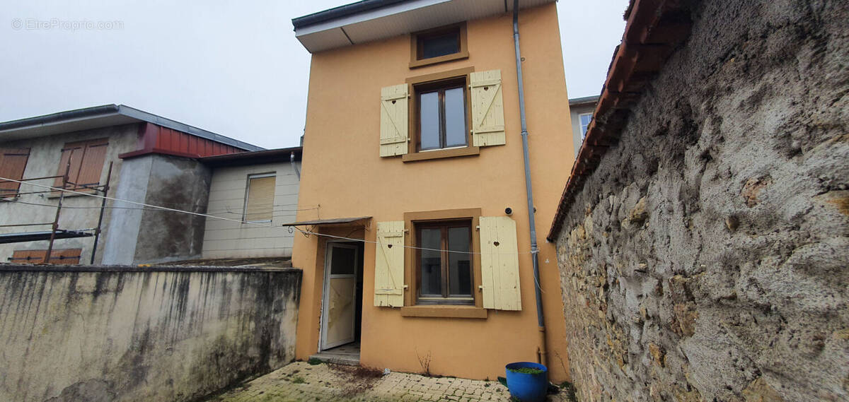 Immeuble Chateau Salins - photo 3