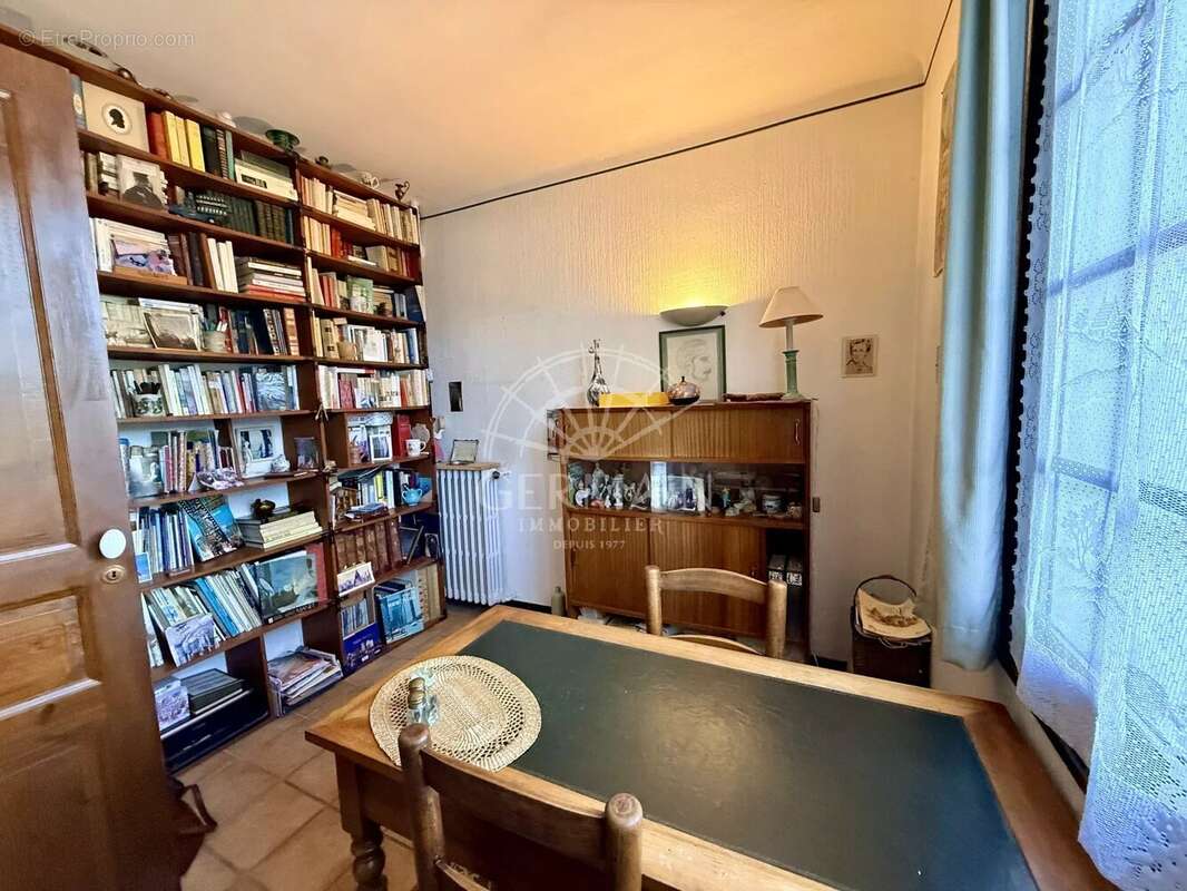 Maison à L'ISLE-SUR-LA-SORGUE