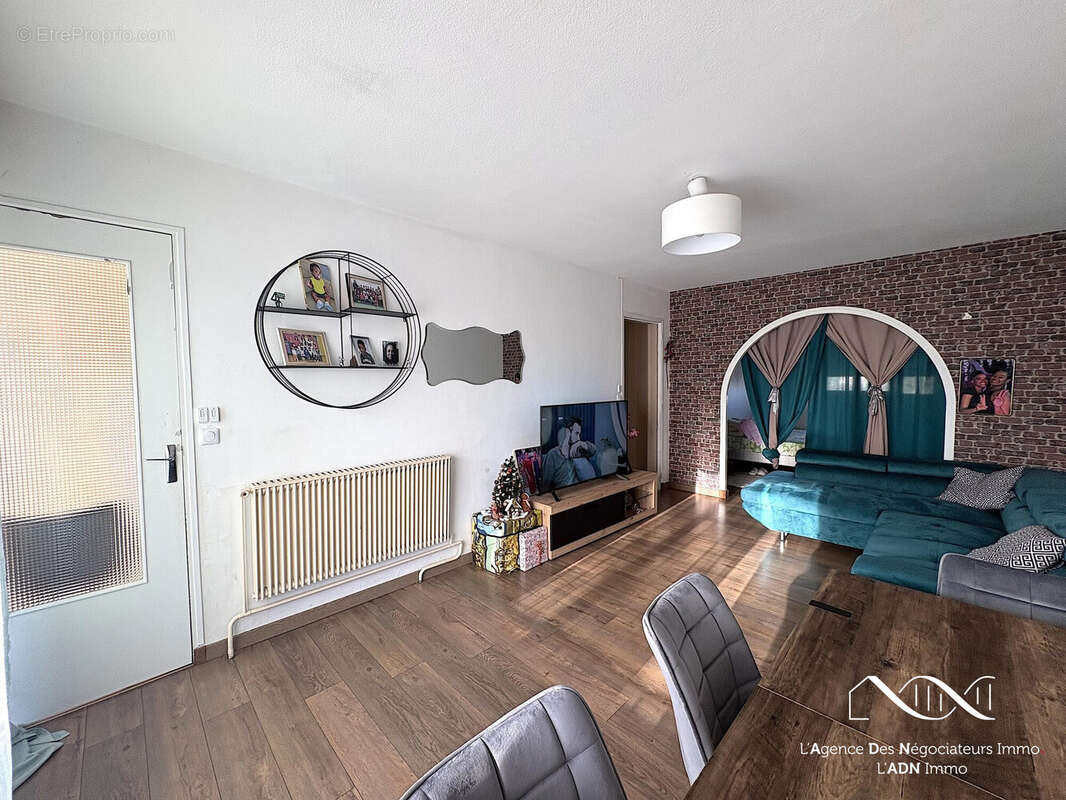 Appartement à SAINT-JEAN-DE-LA-RUELLE