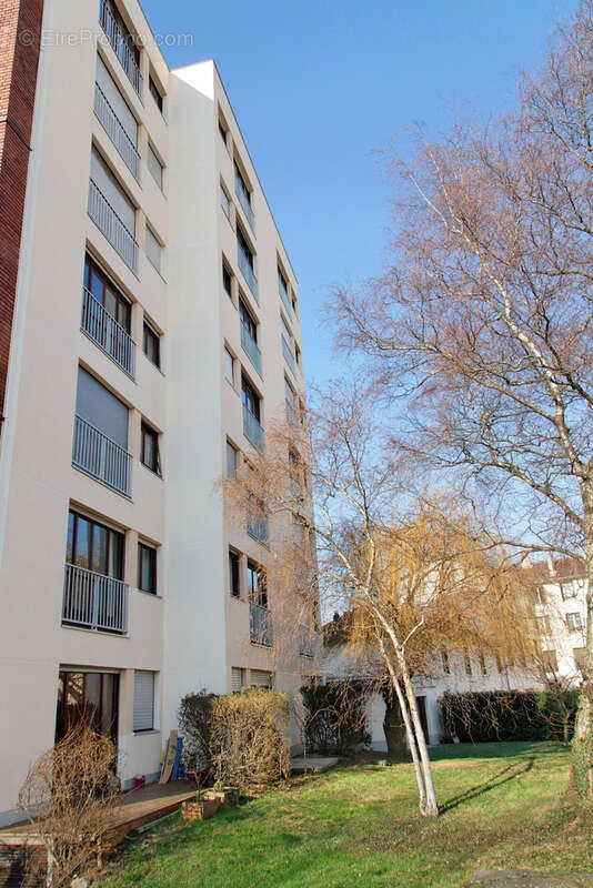 Appartement à FRESNES